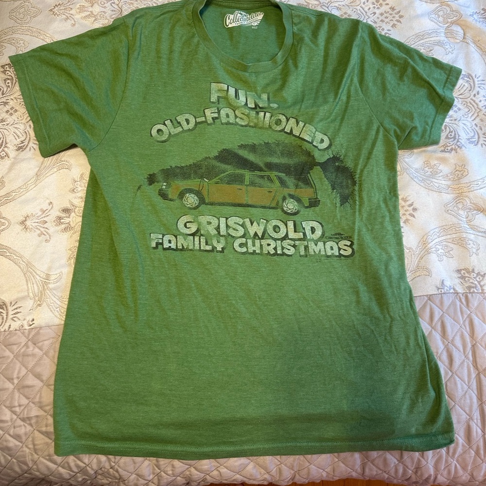 Green Old Navy collectibles t-shirt  Griswold family Christmas